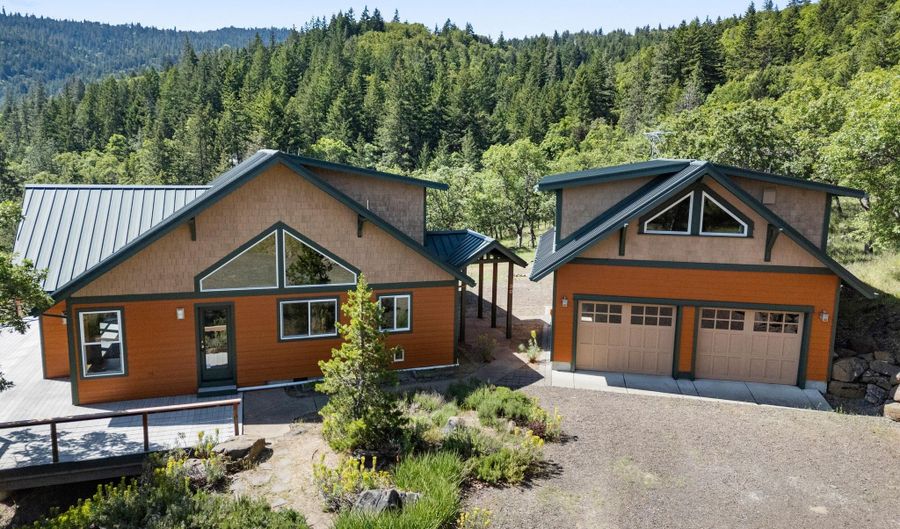 30 Steinman Dr, Ashland, OR 97520 - 3 Beds, 3 Bath