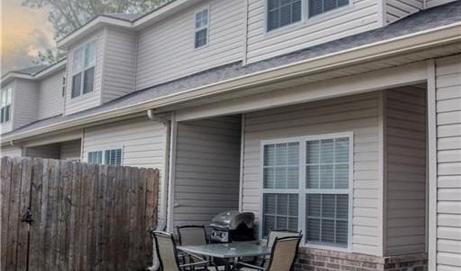 610 SW 5th St, Bentonville, AR 72712 - 3 Beds, 3 Bath