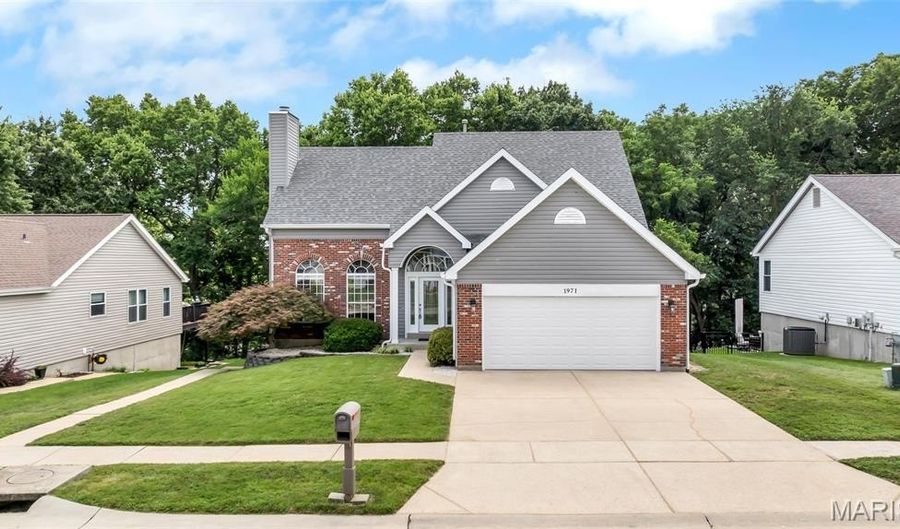1971 Fox Pointe Dr, Arnold, MO 63010 - 3 Beds, 3 Bath