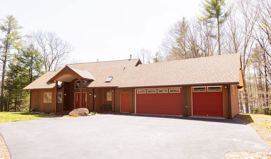 2110 Summer St, Bristol, NH 03222 - 4 Beds, 4 Bath