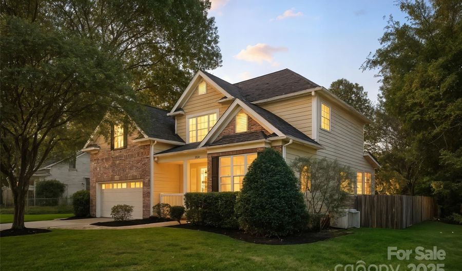 2105 Lanier Ave, Charlotte, NC 28205 - 3 Beds, 3 Bath