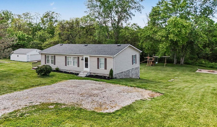 9274 Cincinnati-Zanesville Rd SW, Amanda, OH 43102 - 3 Beds, 2 Bath