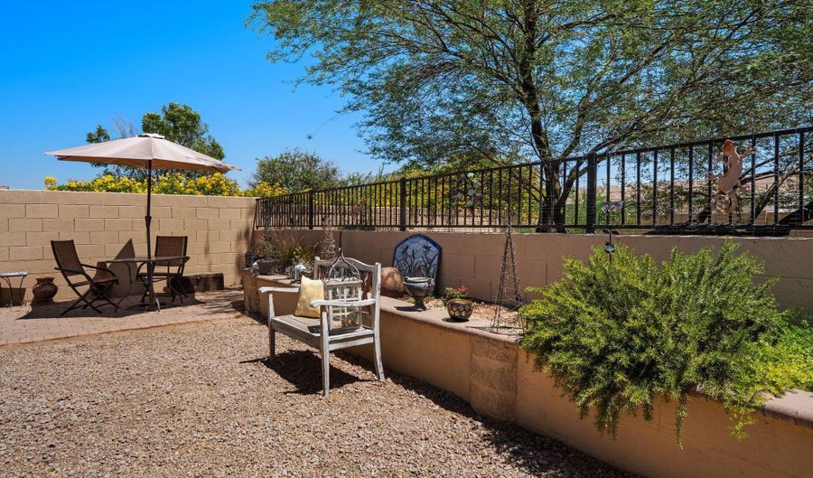 10829 E BOSTON St, Apache Junction, AZ 85120 - 4 Beds, 2 Bath