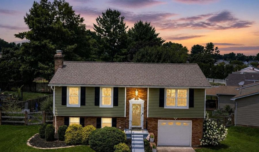 216 KENSINGTON Pkwy, Abingdon, MD 21009 - 4 Beds, 2 Bath