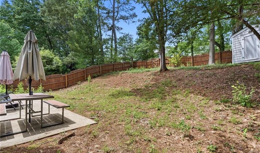 374 Ivy Glen Cir, Avondale Estates, GA 30002 - 3 Beds, 3 Bath