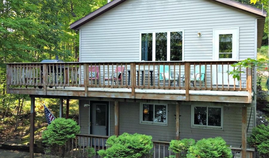 W16468 S Hilbert Dr, Armstrong Creek, WI 54103 - 3 Beds, 2 Bath