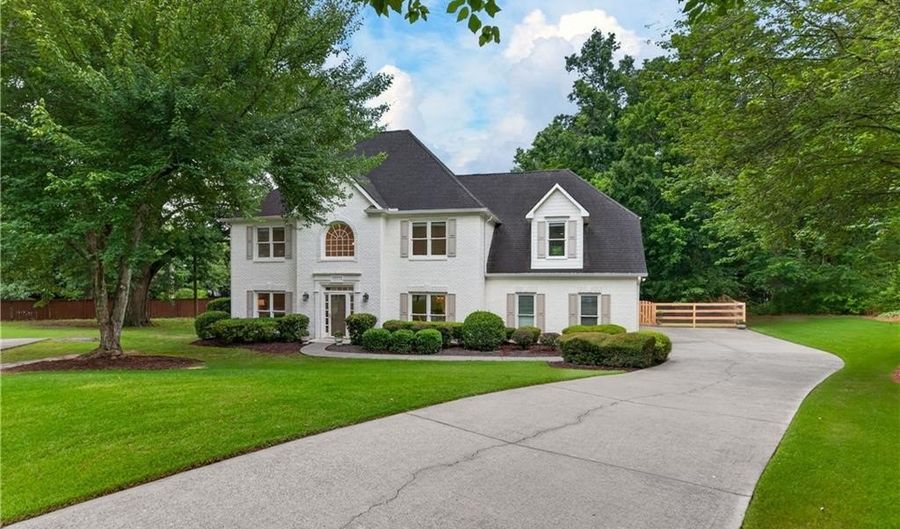 1635 Briers Chute, Alpharetta, GA 30004 - 5 Beds, 3 Bath