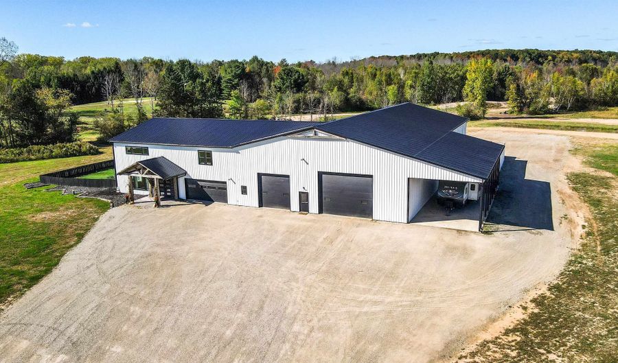 5304 SAMPSON Rd, Abrams, WI 54101 - 3 Beds, 4 Bath