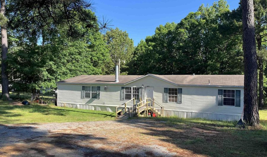 12476 Chambers Rd, Bauxite, AR 72011 - 5 Beds, 3 Bath