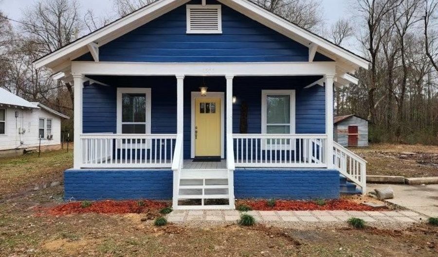 1303 Gray St, Benton, AR 72015 - 2 Beds, 2 Bath