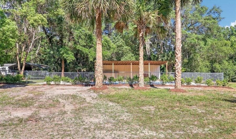42116 E LAKEVIEW Dr, Altoona, FL 32702 - 3 Beds, 2 Bath