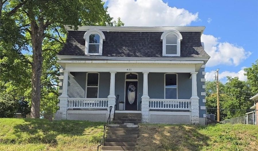 421 Unity St, Atchison, KS 66002 - 3 Beds, 3 Bath