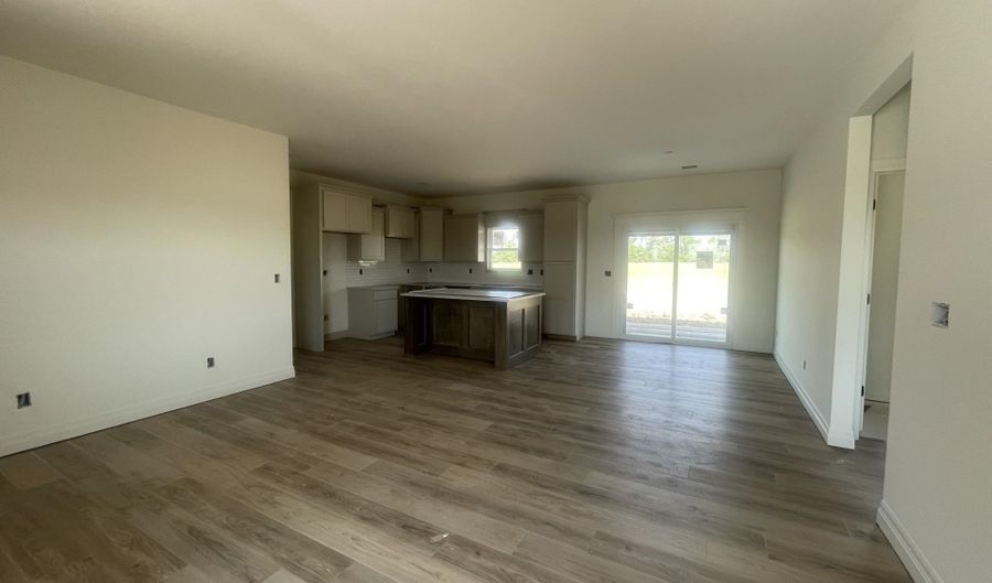 2006 E Limestone St, Andover, KS 67002 - 3 Beds, 2 Bath