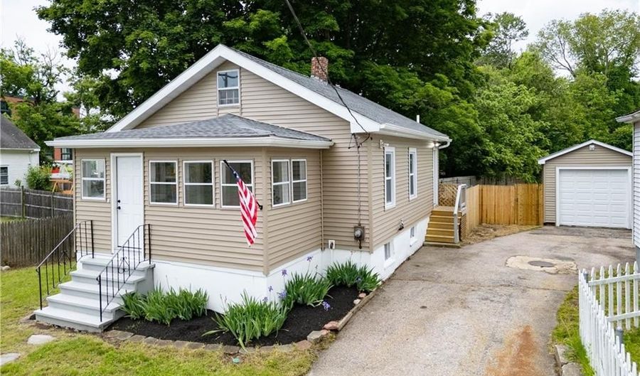 12 BROAD St, Coventry, RI 02816 - 1 Beds, 1 Bath