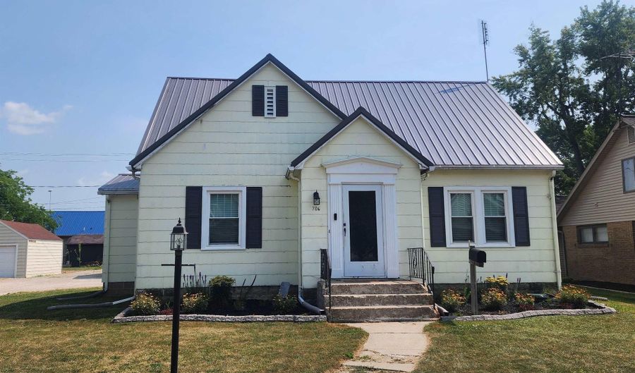 706 High St, Berne, IN 46711 - 3 Beds, 2 Bath