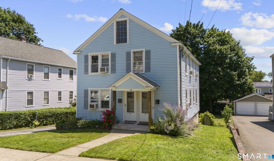 95-97 Englewood Ave, Bridgeport, CT 06606 - 4 Beds, 2 Bath