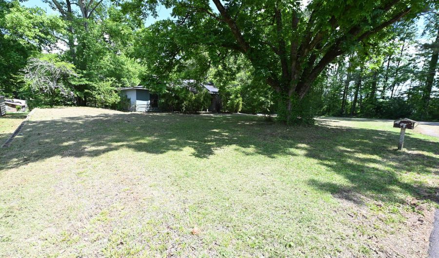 695 Lindsey Rd, Alexander City, AL 35010 - 0 Beds, 0 Bath
