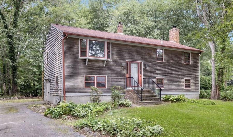 91 Inez Dr, North Kingstown, RI 02852 - 3 Beds, 2 Bath