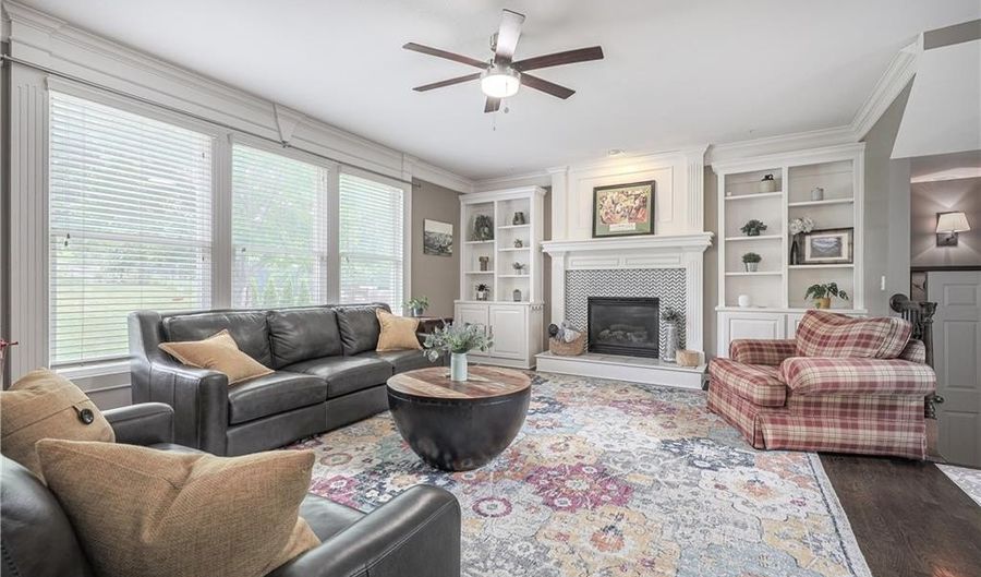 3118 N 128th St, Kansas City, KS 66109 - 4 Beds, 5 Bath