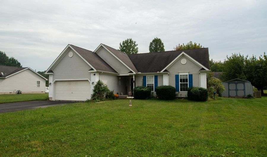 202 W DARBY Cir, Dover, DE 19904 - 3 Beds, 2 Bath