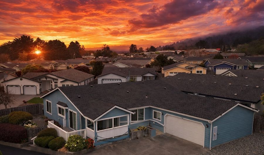 98126 W BENHAM Ln 70, Brookings, OR 97415 - 3 Beds, 2 Bath