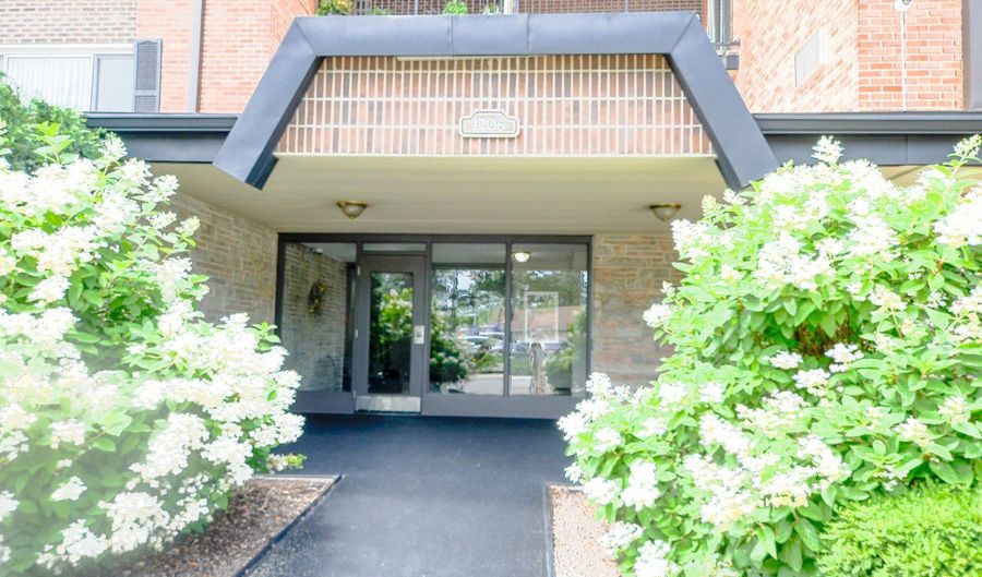 1206 S New Wilke Rd 108, Arlington Heights, IL 60005 - 2 Beds, 2 Bath