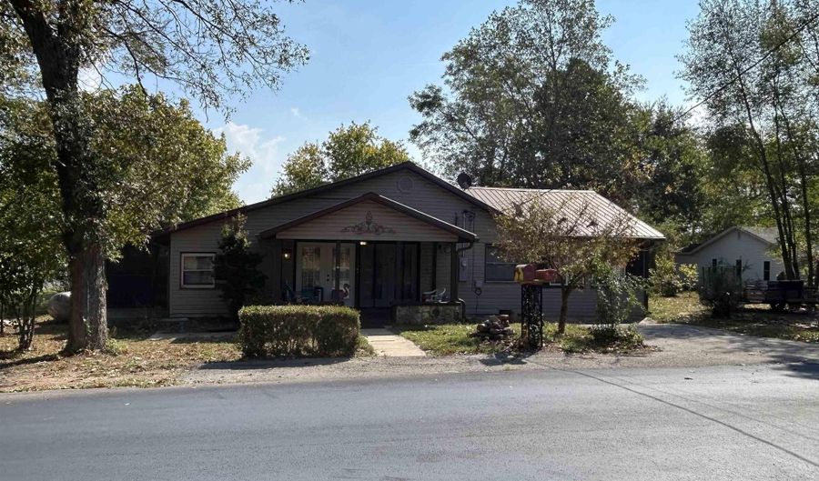 510 Carhart St, Alton, MO 65606 - 4 Beds, 1 Bath