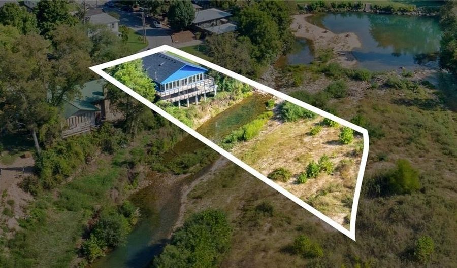 209 Mill St, Anderson, MO 64831 - 3 Beds, 3 Bath