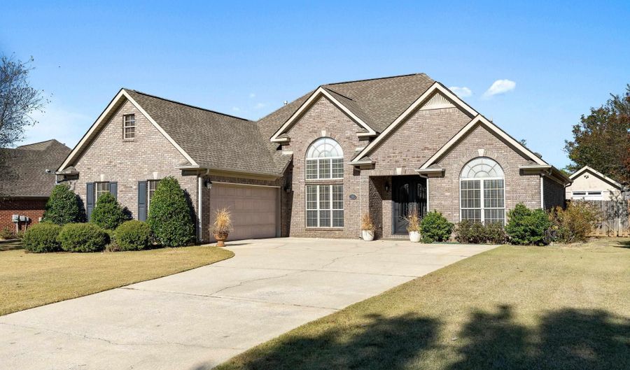 233 QUEENS GATE, Alabaster, AL 35114 - 3 Beds, 2 Bath