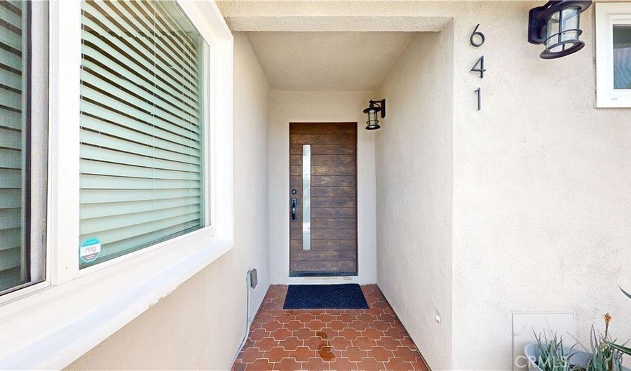 641 W 127th St, Los Angeles, CA 90044 - 7 Beds, 5 Bath