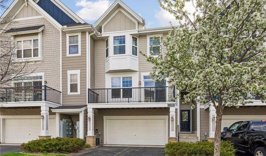 15592 Eagles Nest Way, Apple Valley, MN 55124 - 2 Beds, 2 Bath