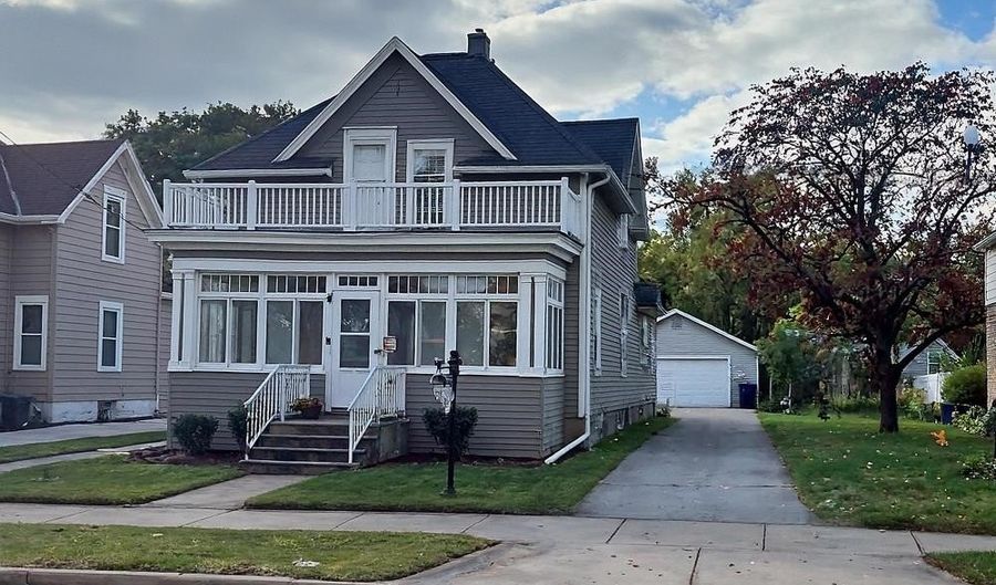 1403 N ONEIDA St, Appleton, WI 54911 - 3 Beds, 2 Bath