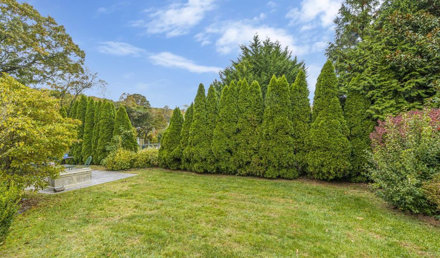 608 Raritan Ave, Atlantic Highlands, NJ 07716 - 4 Beds, 3 Bath