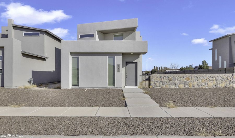 236 LAGO MAGGIORE St, El Paso, TX 79928 - 4 Beds, 2 Bath