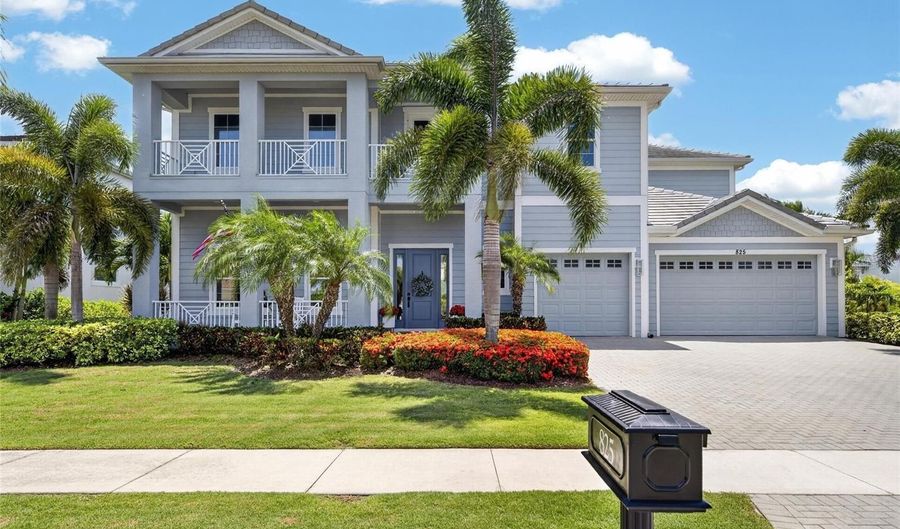 825 MANNS HARBOR Dr, Apollo Beach, FL 33572 - 5 Beds, 5 Bath