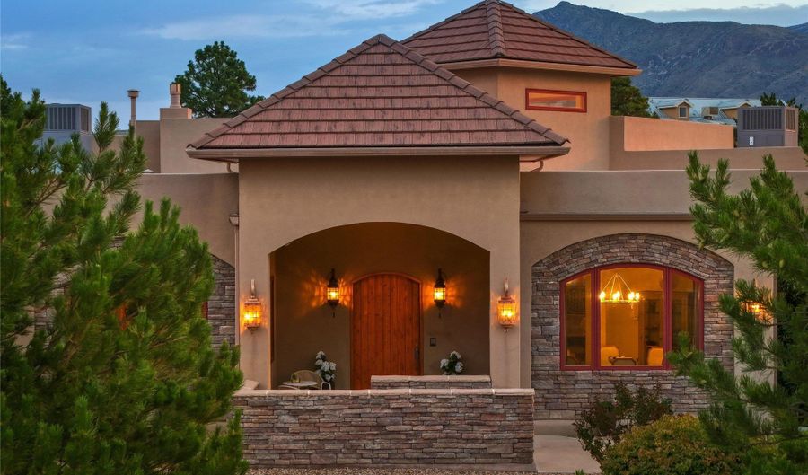 7921 Florence Ave NE, Albuquerque, NM 87122 - 5 Beds, 6 Bath