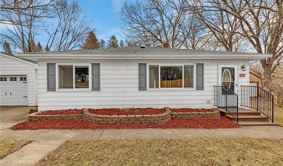 814 5th Ave SE, Little Falls, MN 56345 - 3 Beds, 2 Bath