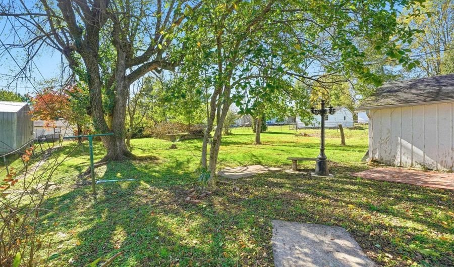 410 18th St, Bedford, IN 47421 - 4 Beds, 3 Bath