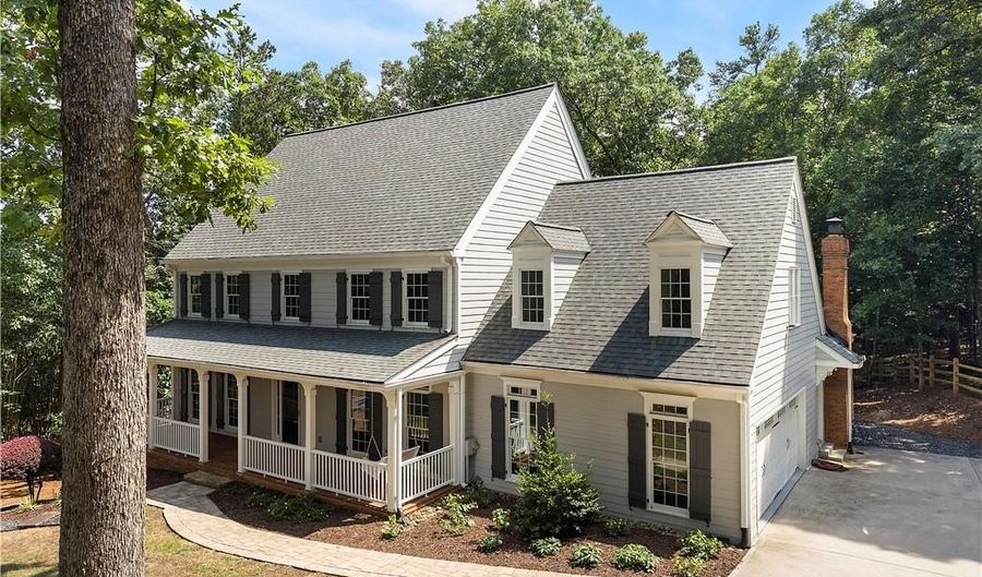 8965 Laurel Way, Alpharetta, GA 30022 - 5 Beds, 4 Bath