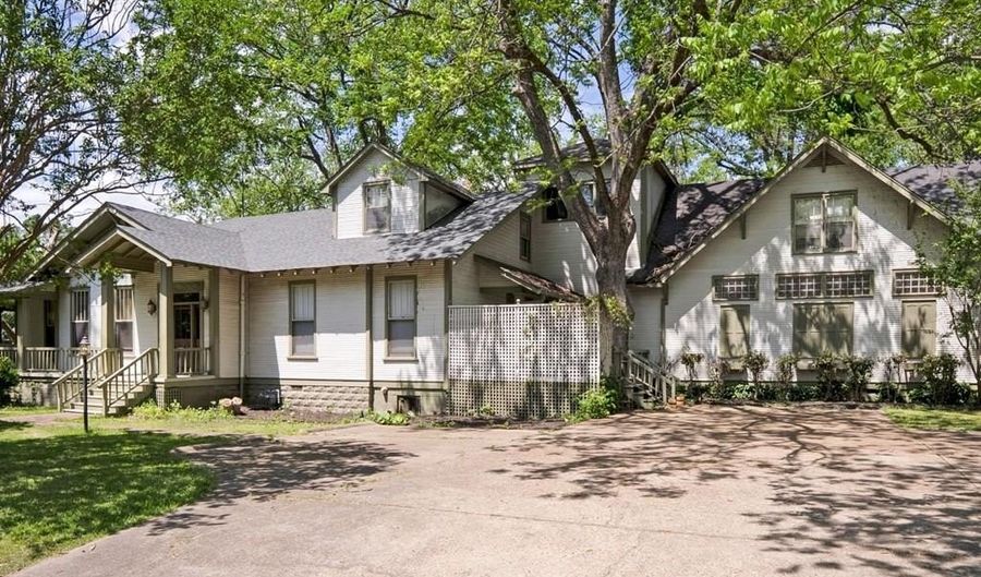 197 West, Batesville, MS 38606 - 4 Beds, 4 Bath