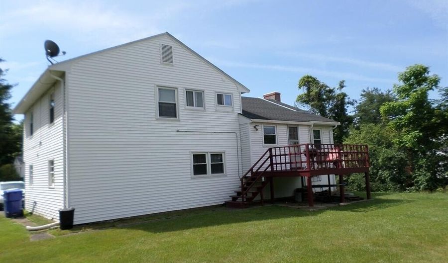 7 Craigmore Rd, Bloomfield, CT 06002 - 4 Beds, 3 Bath