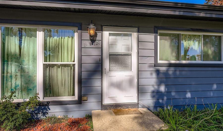 19 W720 Woodland Ave, Addison, IL 60101 - 4 Beds, 1 Bath