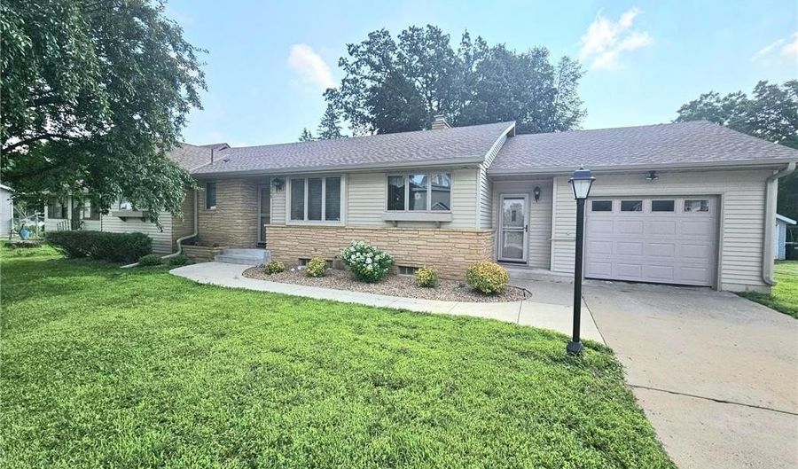 160 1st St, Albany, MN 56307 - 3 Beds, 3 Bath