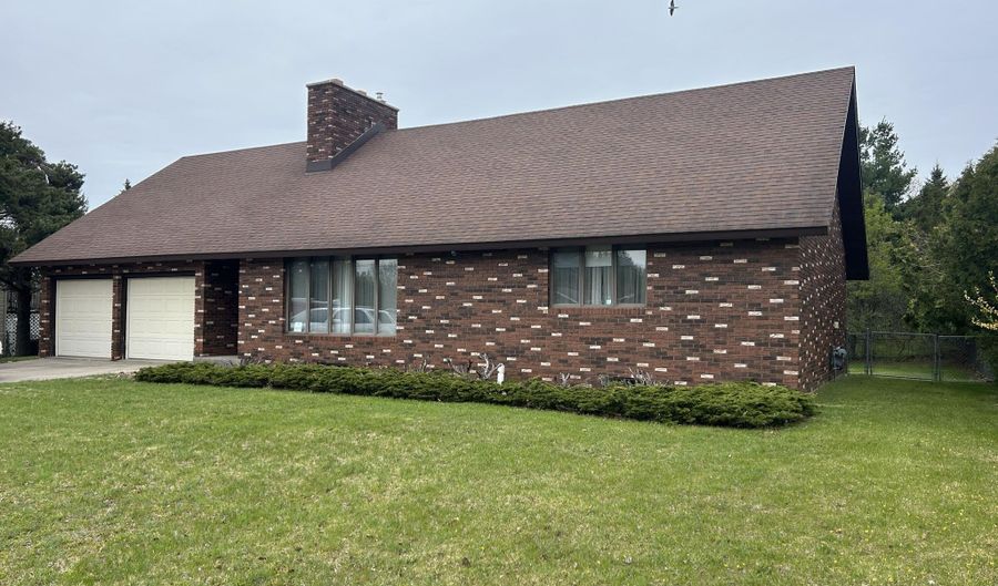 163 Island View Dr, Alpena, MI 49707 - 4 Beds, 3 Bath