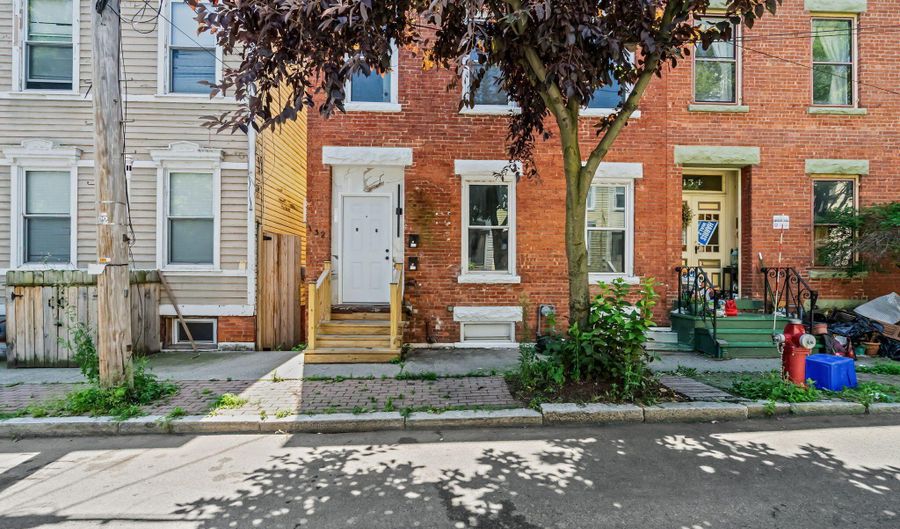 132 4th Ave, Albany, NY 12202 - 8 Beds, 2 Bath