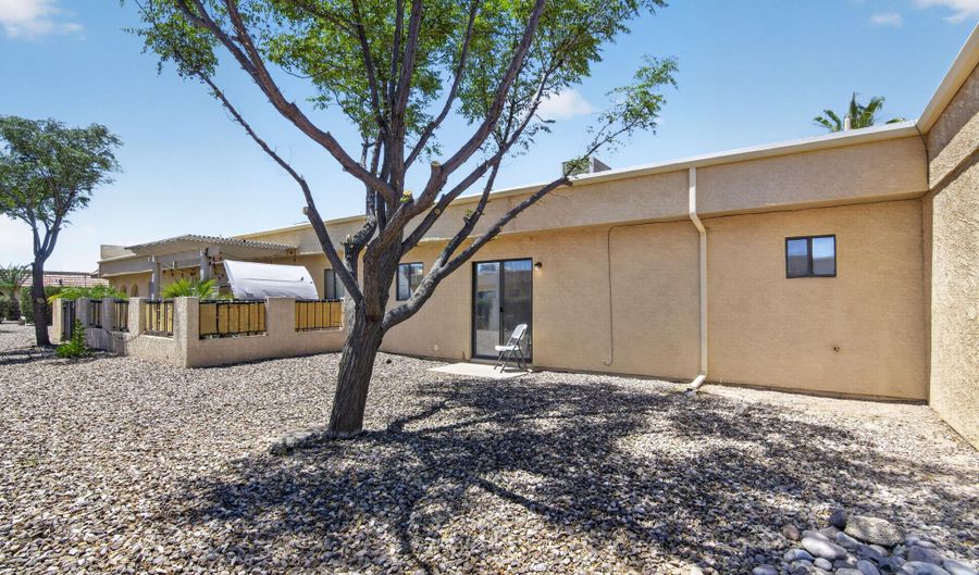 2029 S CLUBHOUSE Dr, Casa Grande, AZ 85194 - 2 Beds, 2 Bath