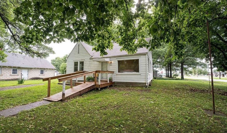 103 N Missouri St, Adrian, MO 64720 - 2 Beds, 1 Bath