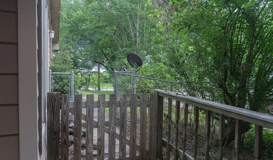1377 E UNIVERSITY Dr, Auburn, AL 36830 - 3 Beds, 3 Bath