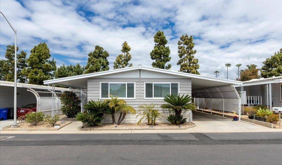 7226 San Bartolo St 204, Carlsbad, CA 92011 - 2 Beds, 2 Bath
