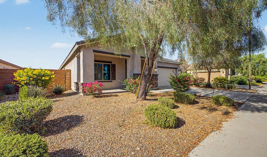 25994 W ORAIBI Dr, Buckeye, AZ 85396 - 4 Beds, 2 Bath